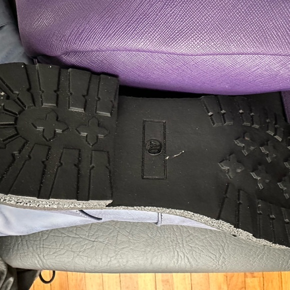 Boots Low Heel Women’s Size 40 (Size 8.5-9) New Condition Never Worn - Picture 3 of 5